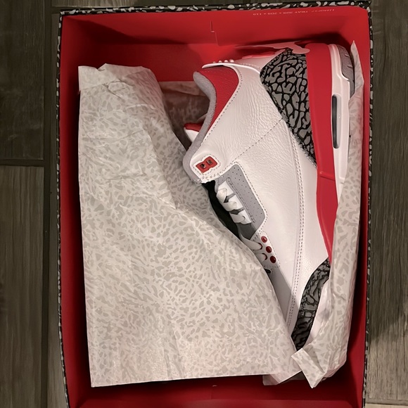 Air Jordan 3 Retro - Picture 2 of 4